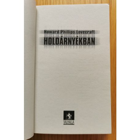 H. P. Lovecraft: Holdárnyékban