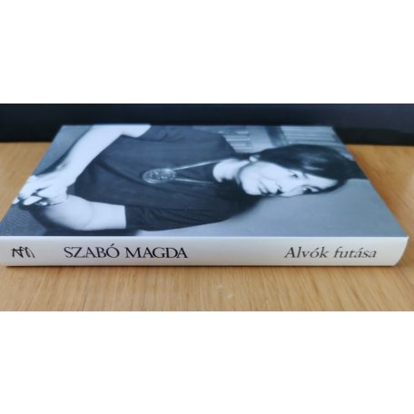 Szabó Magda: Alvók futása