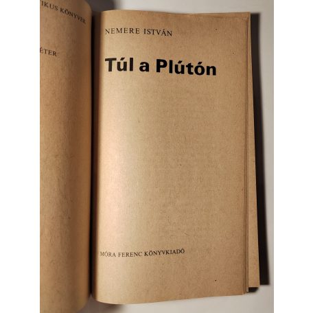 Nemere István: Túl a Plútón (Aláírt!)