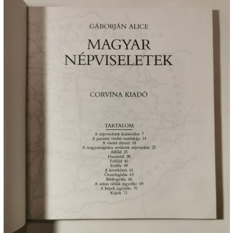 Gáborján Alice: Magyar népviseletek