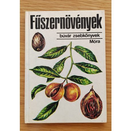 7 db Búvár zsebkönyv - A kertben (Kaktuszok, pozsgások + Kultúrnövények 1. + Fák, bokrok + Dísznövények + Fűszernövények + Gyümölcsök + Hagymások, gumósok)