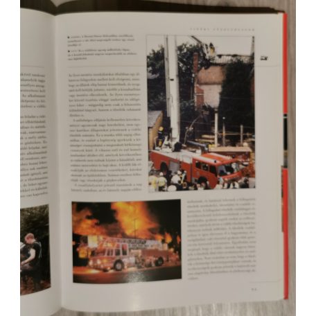 Neil Wallington: A tűzoltóautók és a tűzoltás világenciklopédiája