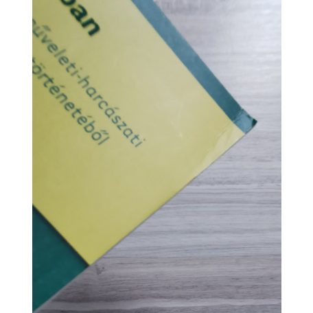 Somkutas Róbert: Álcaruhában - Fejezetek a hadműveleti-harcászati és csapatfelderítés történetéből (1945 - 2000)