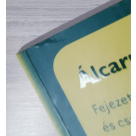 Somkutas Róbert: Álcaruhában - Fejezetek a hadműveleti-harcászati és csapatfelderítés történetéből (1945 - 2000)