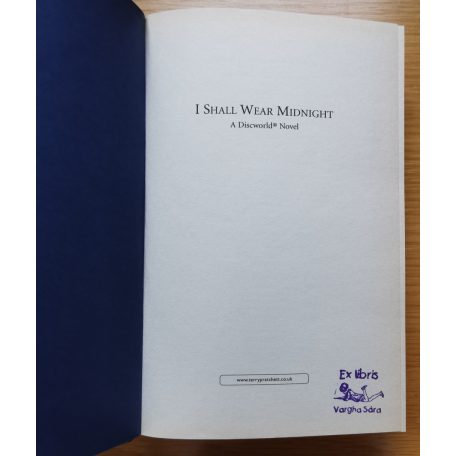 Terry Pratchett: I shall wear midnight