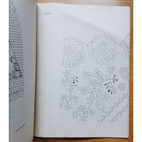 Komlósi Aladárné, Dr.: Szigetvár-vidéki fehérhímzések