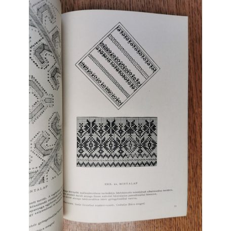 N. Fülöp Katalin: A magyarországi nemzetiségek hímzésmintái (Melléklettel)