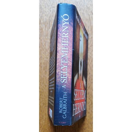 Robert Galbraith: A selyem hernyó