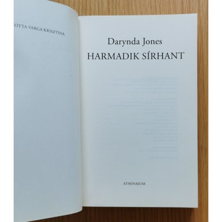Darynda Jones: Harmadik sírhant