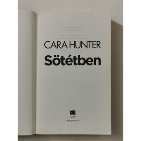 Cara Hunter: Sötétben