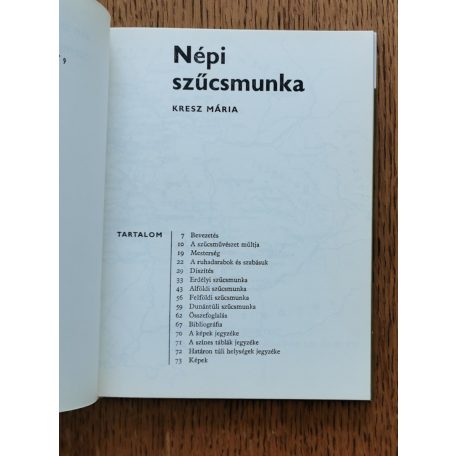 Kresz Mária: Népi szűcsmunka